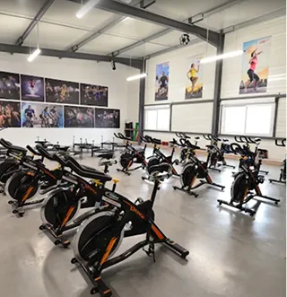 Vélos elliptiques de la salle de sport près de Vierzon